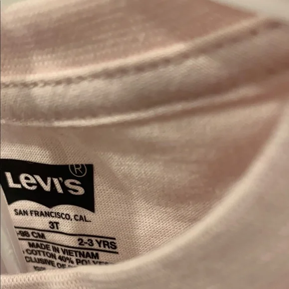 Levi's Girls Two Piece Short Sleeve Tee with shorts - Picture 4 of 8